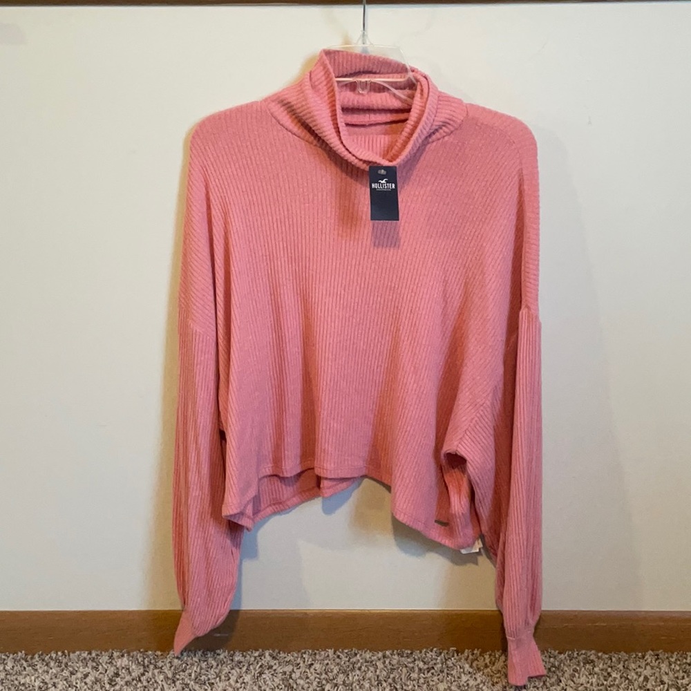 Hollister Cropped sweater- L
